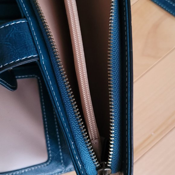 SOLD - Wallet - Picture 7 of 8